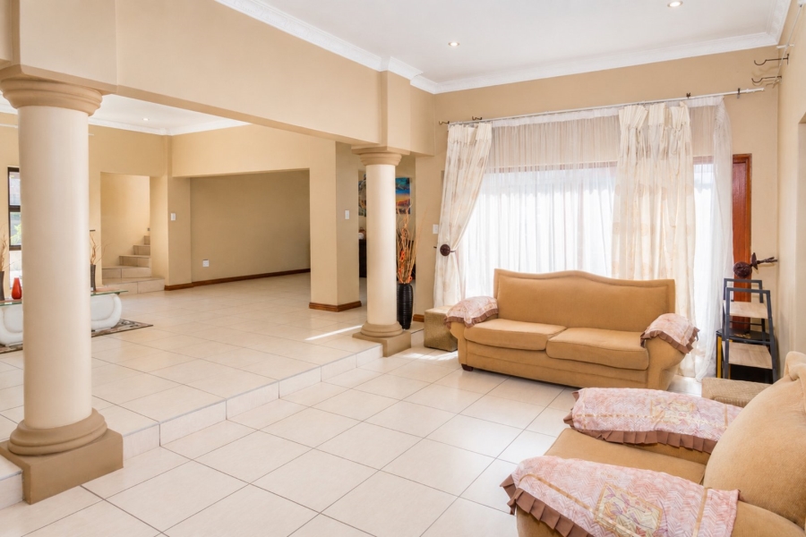 4 Bedroom Property for Sale in Kosmos Ridge North West